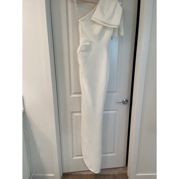 Bronx and Banco White Asymmetrical Wedding Dress - Picture 9 of 12